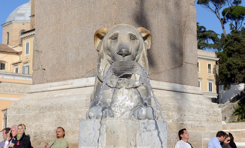 Löwenbrunnen auf der Piazza del Popolo